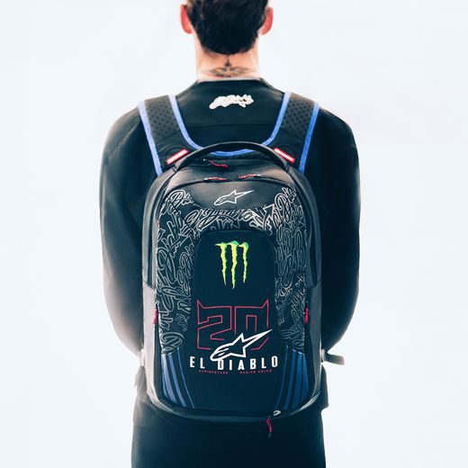 BATOH CITY HUNTER V2 FQ20 MONSTER KOLEKCE, ALPINESTARS (ČERNÁ/ČERVENÁ FLUO/MODRÁ/ZELENÁ, OBJEM 22 L) 2026