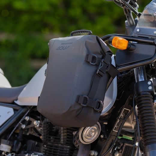 BRAŠNA NA PADACÍ RÁM AQUA C7 CRASH BAR BAG, OXFORD (ČERNÁ, OBJEM 7L)