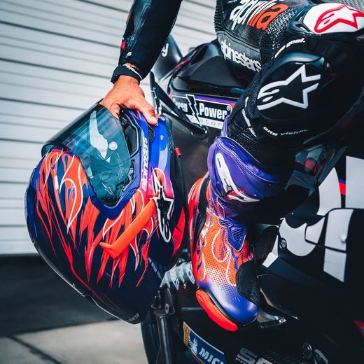 PŘILBA SUPERTECH R10 FLYTE LIMITOVANÁ EDICE JORGE MARTIN, ALPINESTARS (FIALOVÁ/ČERVENÁ) 2026