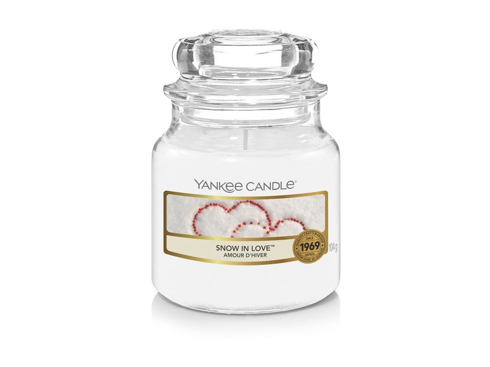 Yankee Candle Classic vonná svíčka Snow in Love 104 g