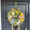 Jarní dekorace věnec na dveře květinový barevný, 60-70 cm