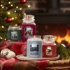 Yankee Candle Classic vonná sviečka Evergreen Mist 104 g