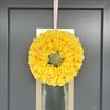 Dekorace věnec na dveře růže žlutý, 45 cm