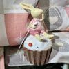 Velikonoční dekorace zajíc na muffinu růžový, 7x7x13 cm
