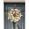 Jarní dekorace věnec na dveře pivoňky růžovo-bílý, 70-80cm