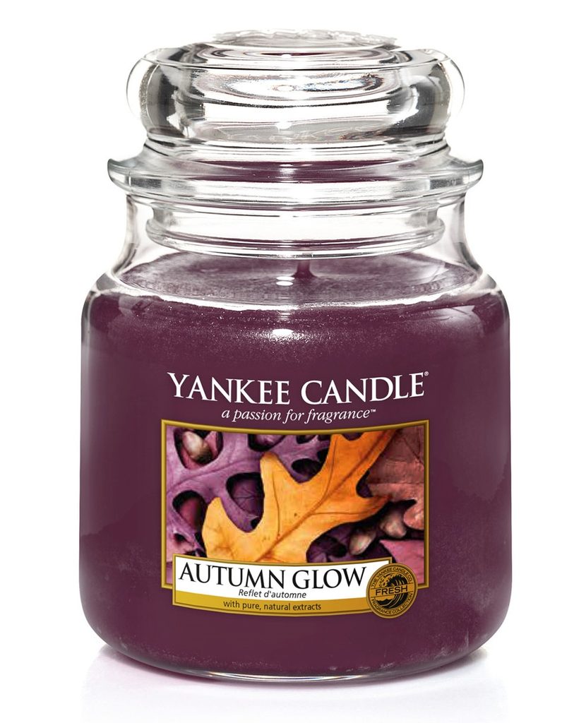 Homedesignshop.sk - Yankee Candle Classic vonná sviečka Autumn Glow 411 g -  YANKEE CANDLE - CLASSIC STREDNÉ - Yankee Candle, Sviečky, Bytové vône -  Eshop s interiérovými doplnkami