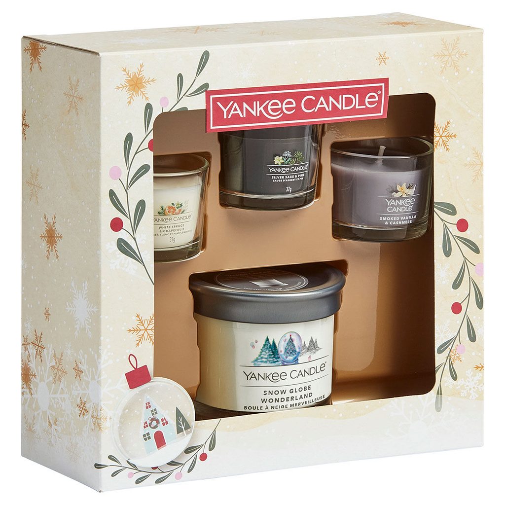 Homedesignshop.cz - Yankee Candle - Vánoční dárková sada 1ks tumbler malý +  3ks votivní svíčky ve skle - YANKEE CANDLE - Dárkové sady - Yankee Candle,  Svíčky, Bytové vůně - Eshop s interierovými doplňky