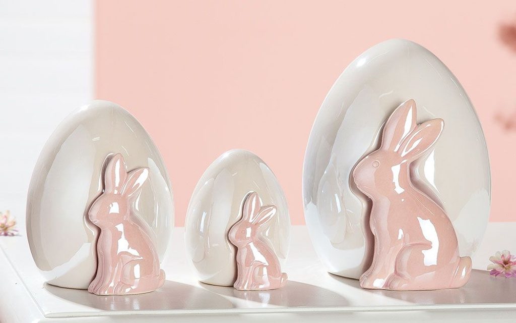 Homedesignshop.cz - Velikonoční dekorace porcelánový zajíček s vajíčkem  bílá perleť/růžová, 14,5x13x16,5 cm - GILDE - Dekorace - Velikonoce - Eshop  s interierovými doplňky