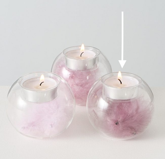 Homedesignshop.cz - Skleněný svícen na čajovou svíčku s peřím tmavě růžový,  8 cm - BOLTZE - Vánoční svícny - Vánoce - Eshop s interierovými doplňky