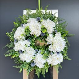 Jarní dekorace věnec na dveře hortenzie bílo-zelený, 45-50cm