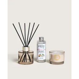 Côte Noire - Herringbone kytice 5 růží s parfémy Pink Roses v růžové váze