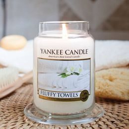 Yankee Candle Classic vonná svíčka Fluffy Towels 104  g