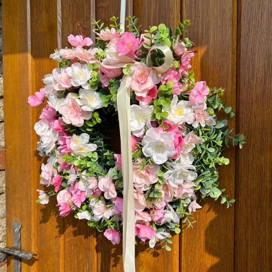 Jarní dekorace věnec na dveře třešeň bílo-růžový, 40-45 cm
