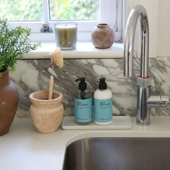 Max Benjamin - Dárková sada tekuté mýdlo a mléko na ruce a tělo Acqua Viva 2x300ml