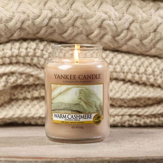 Yankee Candle Classic vonná sviečka Warm Cashmere 104 g