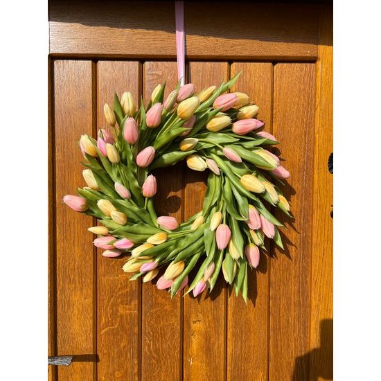 Jarní dekorace věnec na dveře silikonové tulipány růžovo-žlutý, 45-50cm