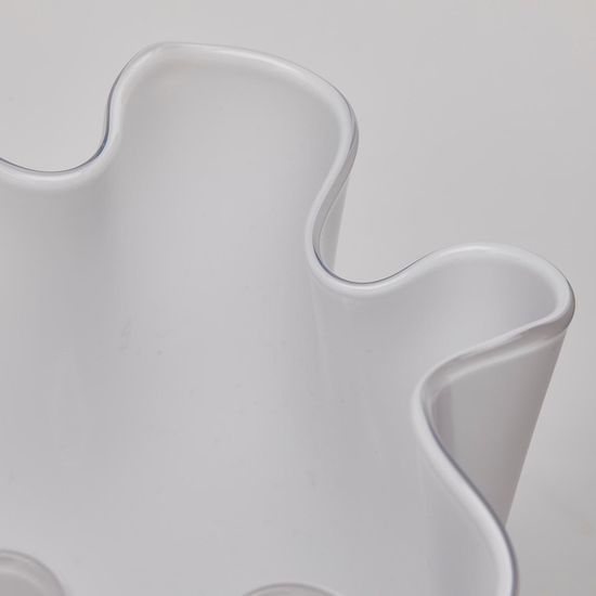 Skleněná váza Drappo bílá, 22x17 cm