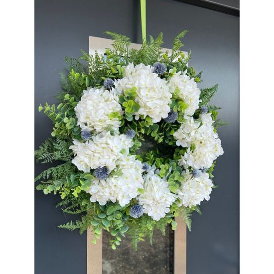 Jarní dekorace věnec na dveře hortenzie bílo-zelený, 45-50cm