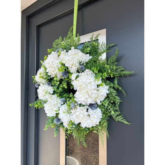Jarní dekorace věnec na dveře hortenzie bílo-zelený, 45-50cm