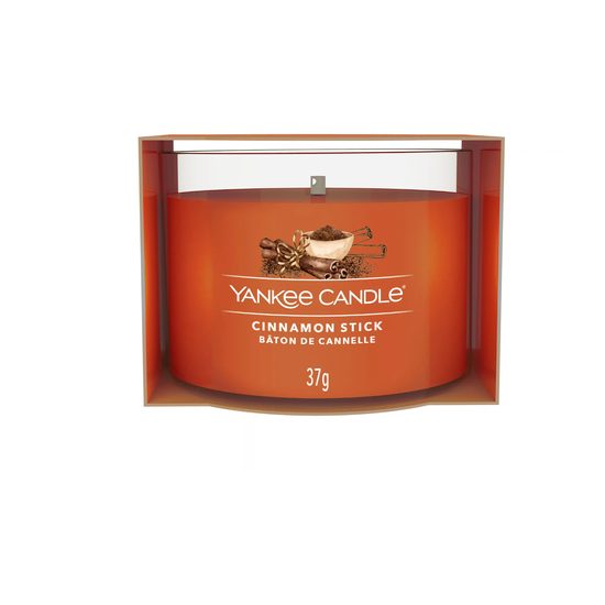 Yankee Candle - Plnená votívna sviečka v skle Cinnamon Stick