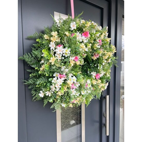 Jarní dekorace věnec na dveře jarní kvítí, 65-70cm