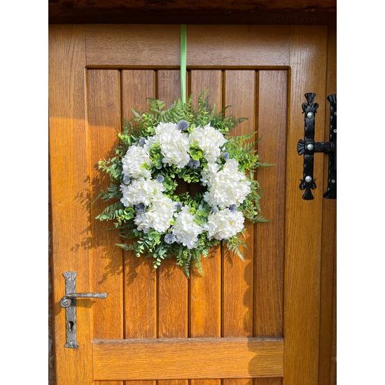 Jarní dekorace věnec na dveře hortenzie bílo-zelený, 45-50cm