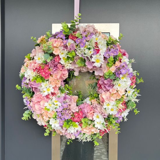 Jarní dekorace věnec na dveře jarní kvítí barevný, 48 cm
