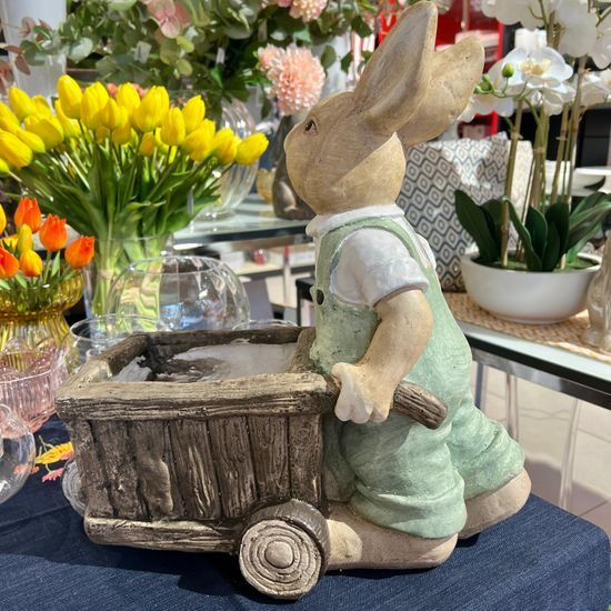 Velikonoční dekorace zajíc s trakařem obal na květiny hnědý, 41x20x41 cm