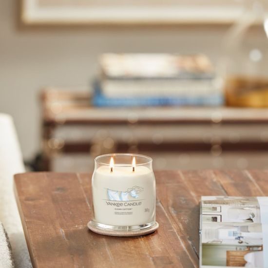 Yankee Candle - Signature vonná svíčka Clean Cotton, 368g