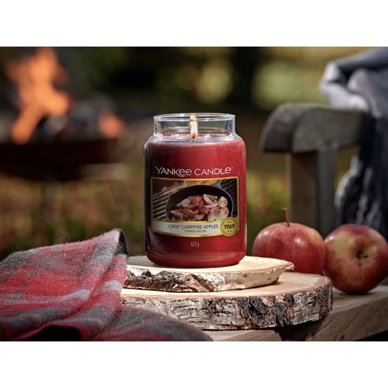 Yankee Candle Classic vonná svíčka Crisp Campfire Apples 411 g