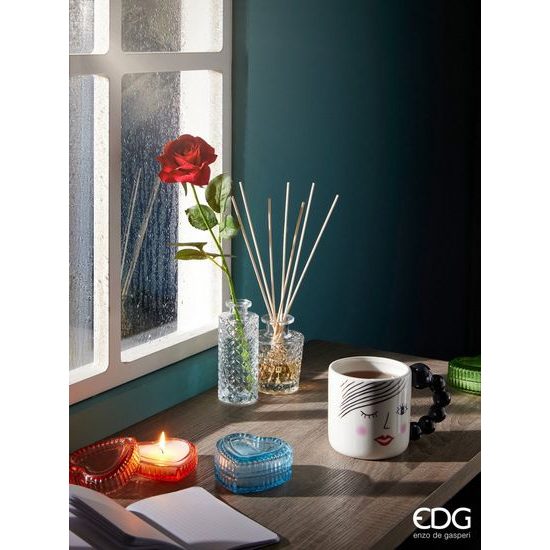 Vonná svíčka ve tvaru srdce 1ks vanilka, 4x9 cm