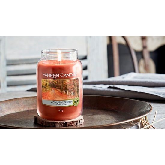 Yankee Candle - Classic vonná sviečka Woodland Road Trip 411 g