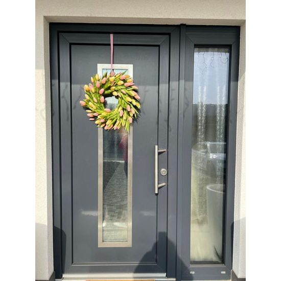 Jarní dekorace věnec na dveře silikonové tulipány růžovo-žlutý, 45-50cm