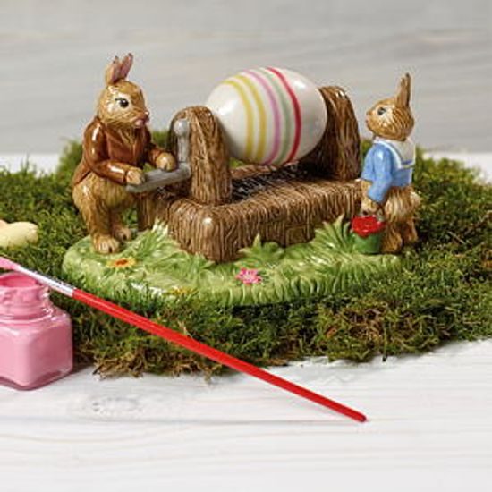 Bunny Tales veľkonočné zajačiky maľujú vajíčko, Villeroy & Boch