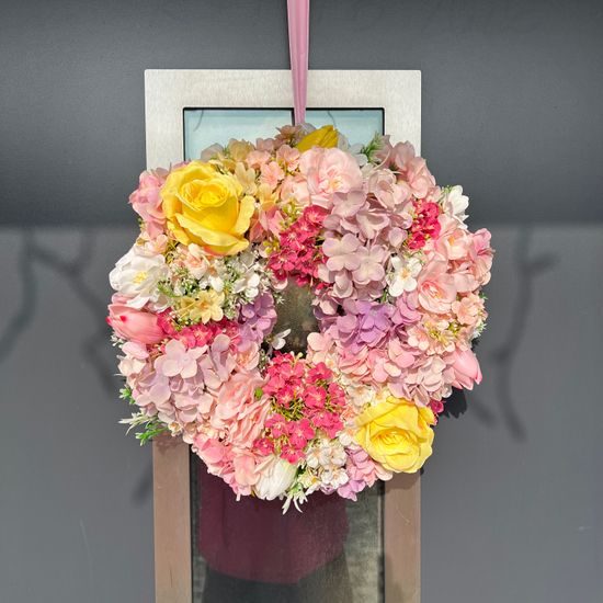 Jarní dekorace věnec na dveře květinový barevný, 40 cm