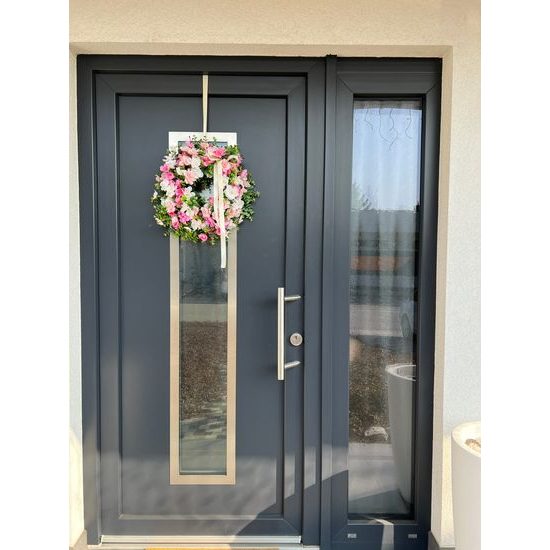 Jarní dekorace věnec na dveře třešeň bílo-růžový, 40-45 cm