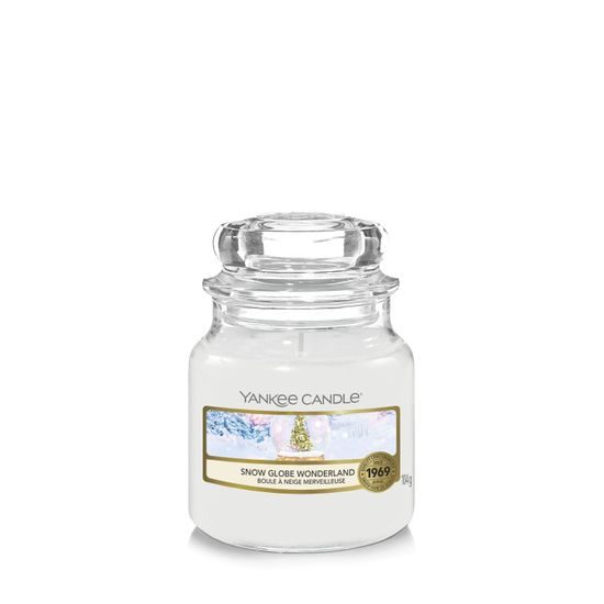 Yankee Candle - Classic vonná sviečka Snow Globe Wonderland 104 g