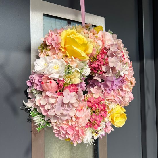 Jarní dekorace věnec na dveře květinový barevný, 40 cm