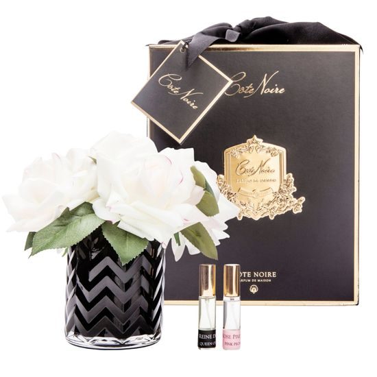 Côte Noire - Herringbone kytica 5 ruží s parfémami Blush Roses v čiernej váze