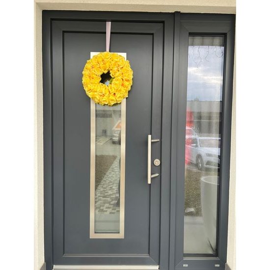 Dekorace věnec na dveře růže žlutý, 45 cm