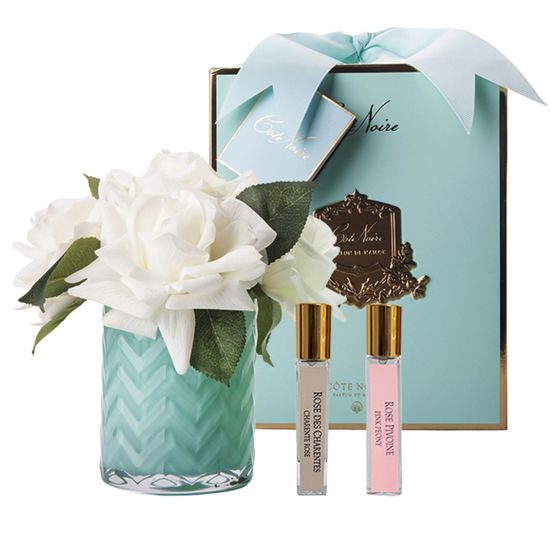 Côte Noire - Herringbone Kytica 5 ruží s parfumom White Roses v zelenej váze