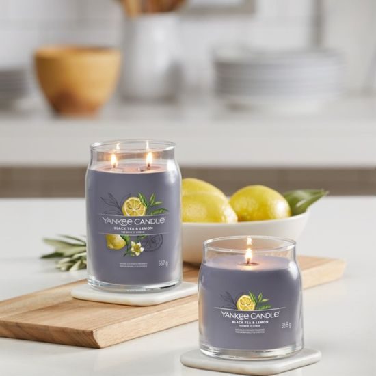 Yankee Candle - Signature vonná sviečka Black Tea & Lemon, 368g