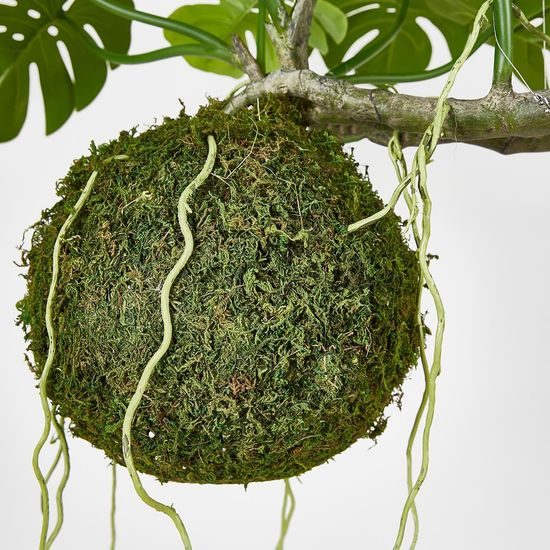 Závěsná dekorace mechové koule a listů monstera, 70x110 cm