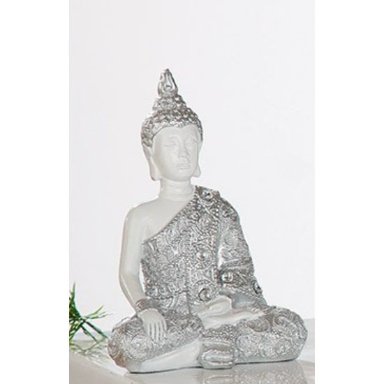 Postavička Buddha ve stříbrném rouchu