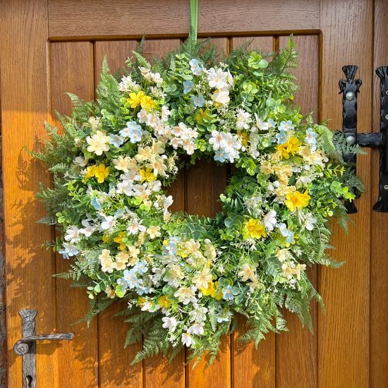 Jarní dekorace věnec na dveře jarní kvítí, 60-65 cm