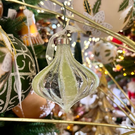 Vianočná sklenená ozdoba s pruhmi bielo-zelená 1ks, 8 cm