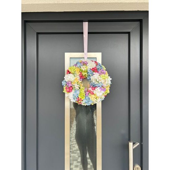 Jarní dekorace věnec na dveře/stůl květinový barevný, 38 cm