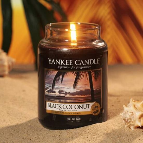 Yankee Candle Classic vonná sviečka Black Coconut 411 g