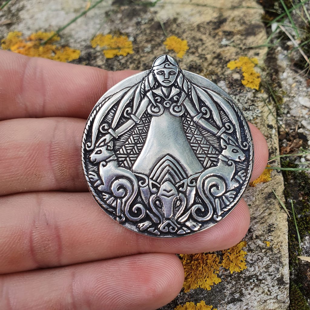 Naav - rock, metal, pohanství obchod - FREYA vikinský amulet stříbro 925 -  Přívěsky - stříbro - Šperky stříbrné