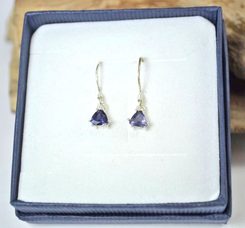 TRIANGULAR - Ijolite, sterling silver earrings